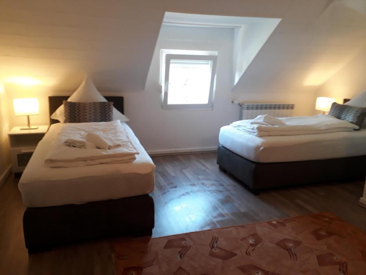 Ferienwohnungen Haus Scheidter 42 Saarbrücken Eksteriør bilde
